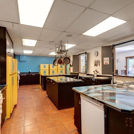 Hi Kelowna Hostel Екстер'єр фото