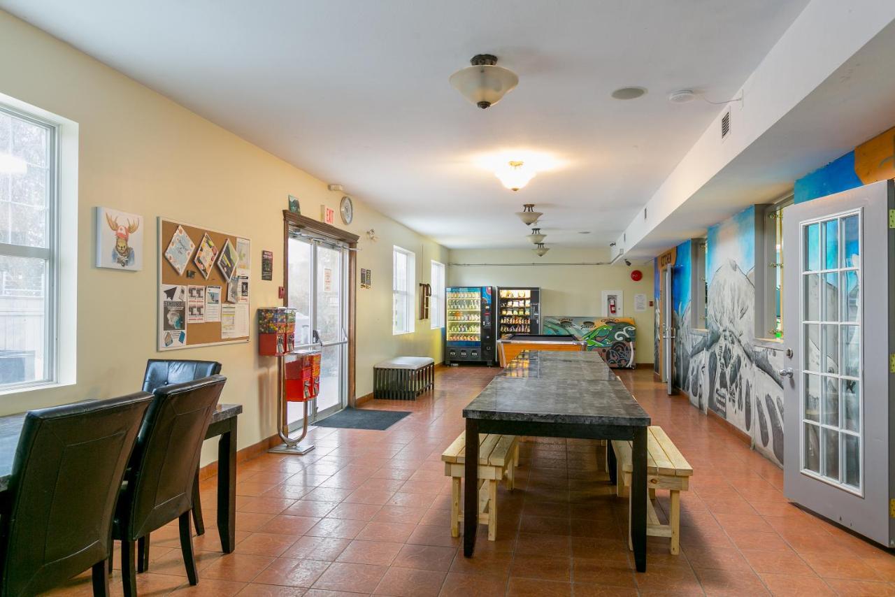 Hi Kelowna Hostel Екстер'єр фото
