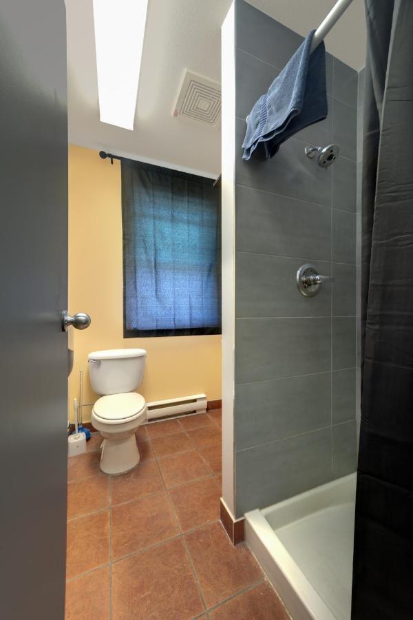 Hi Kelowna Hostel Екстер'єр фото