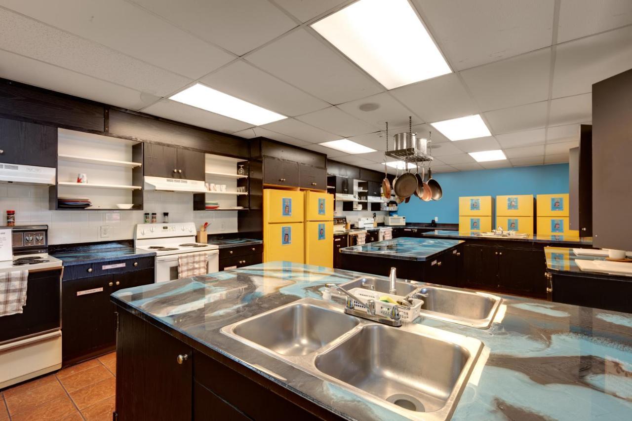Hi Kelowna Hostel Екстер'єр фото