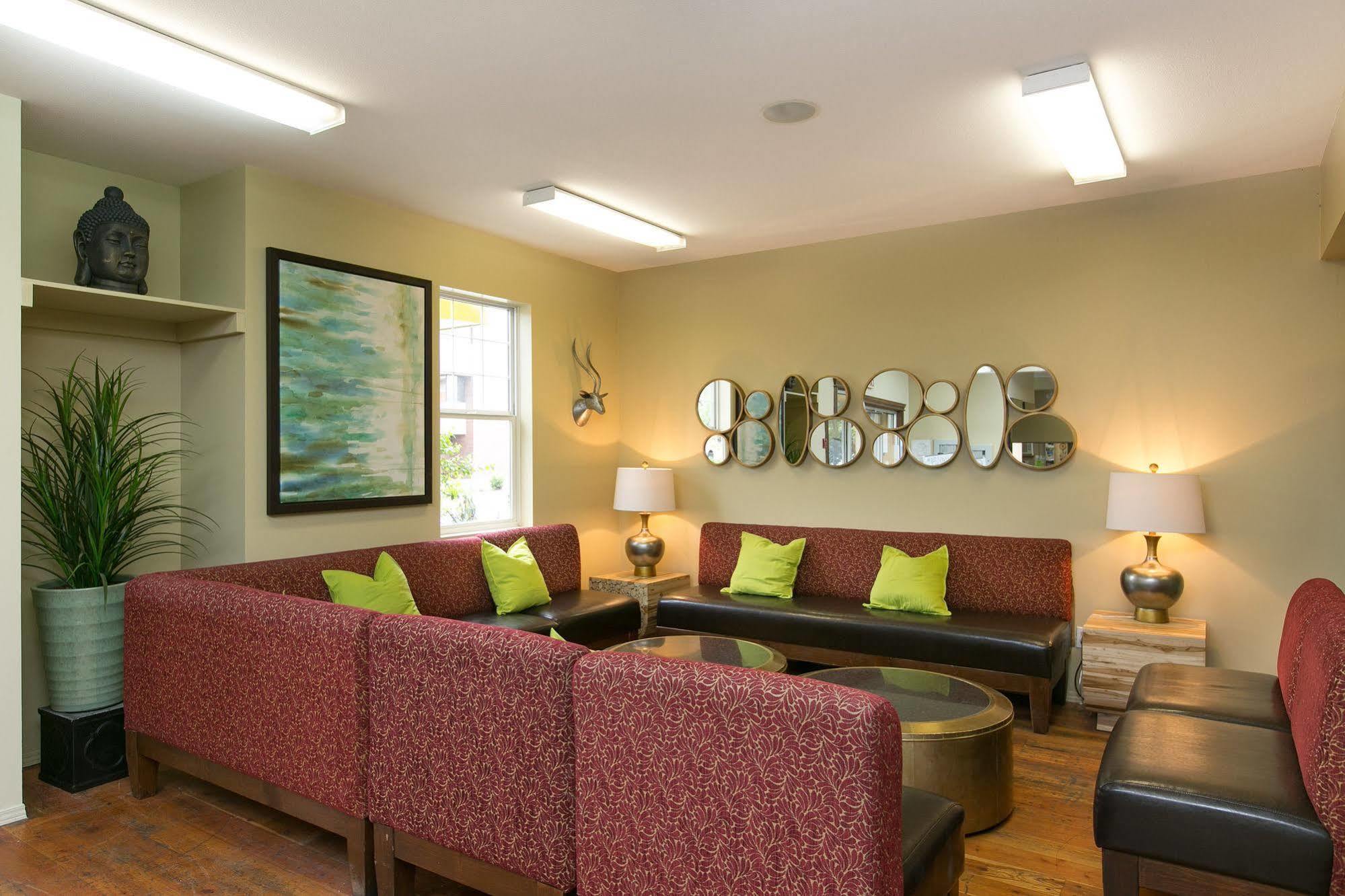 Hi Kelowna Hostel Екстер'єр фото