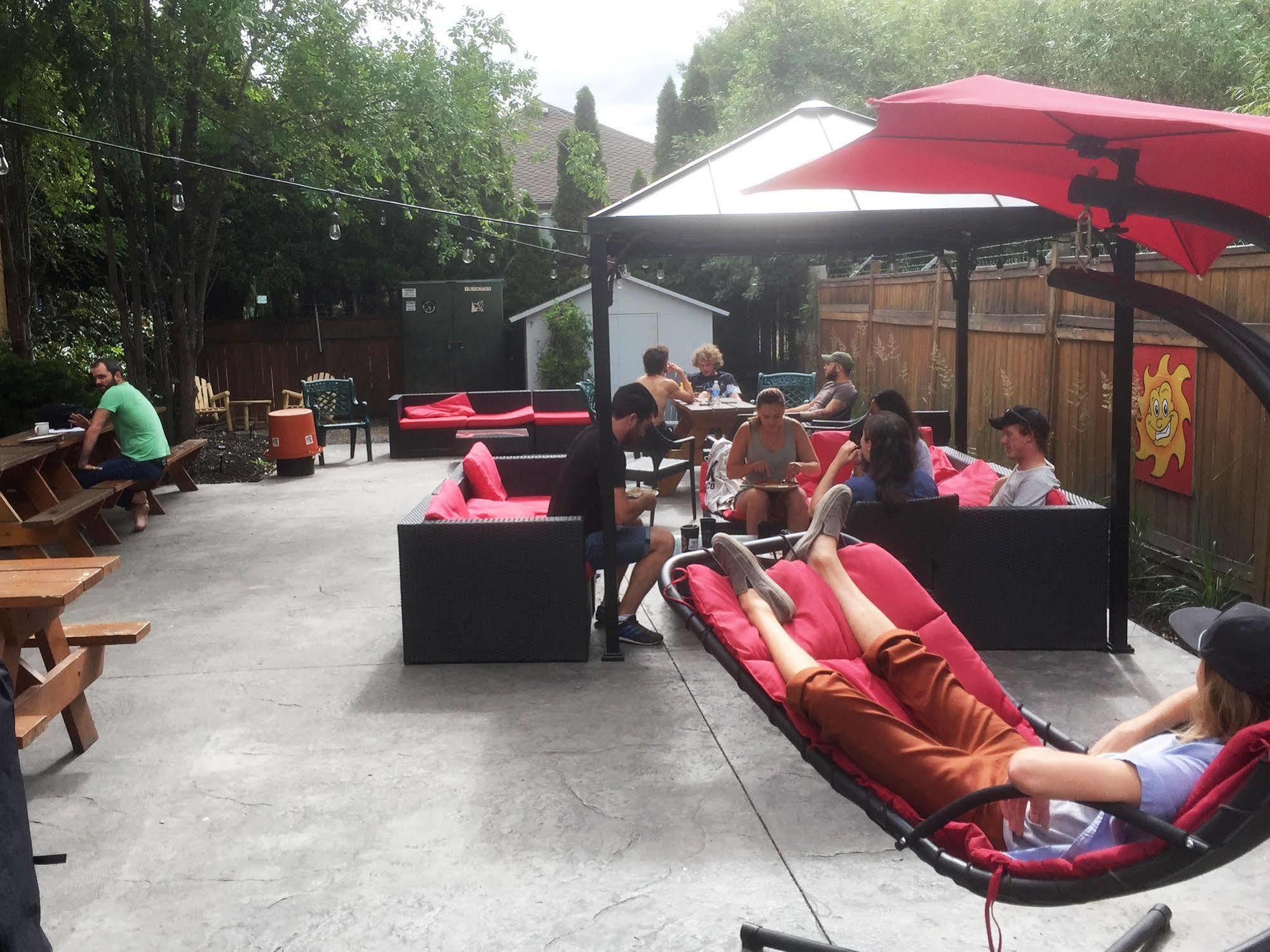 Hi Kelowna Hostel Екстер'єр фото