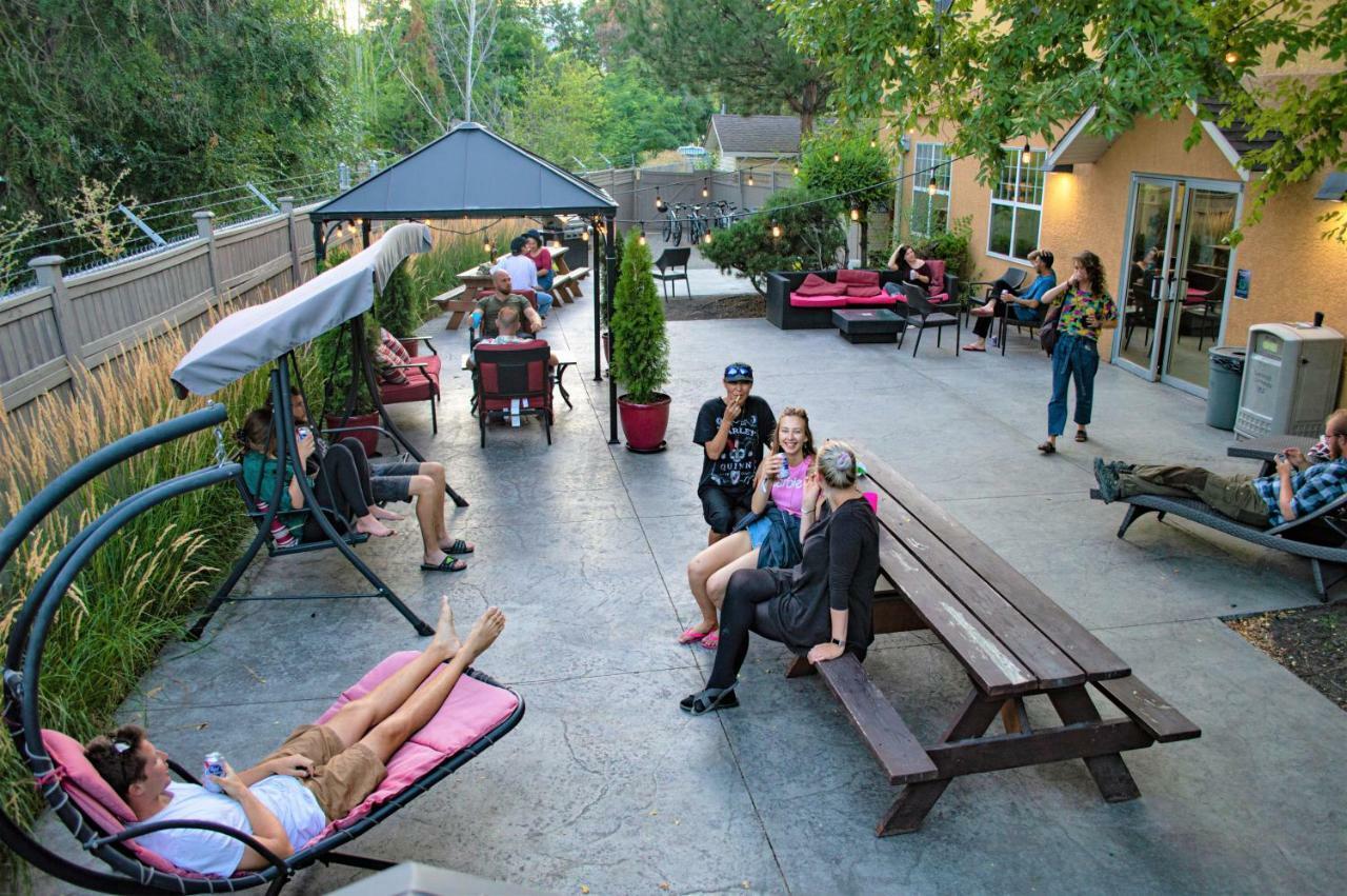 Hi Kelowna Hostel Екстер'єр фото