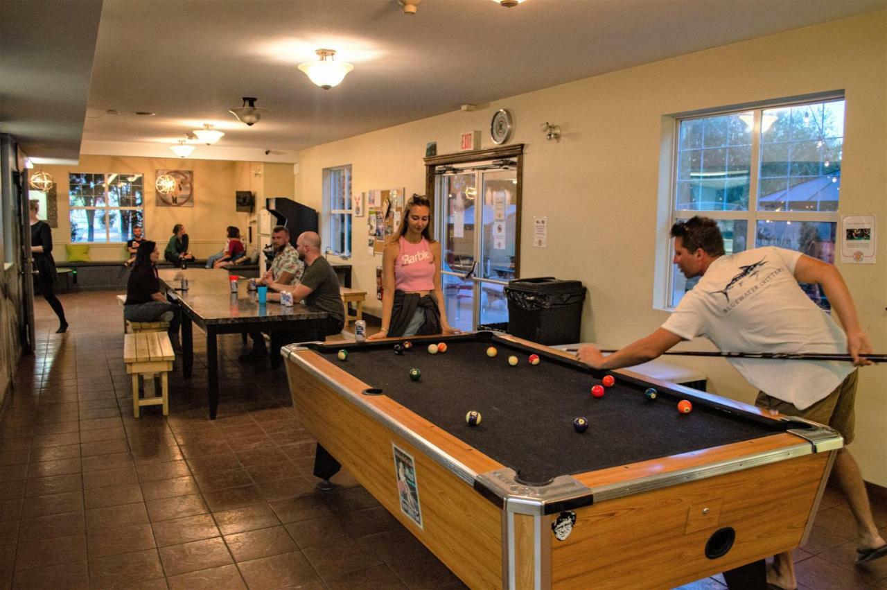 Hi Kelowna Hostel Екстер'єр фото